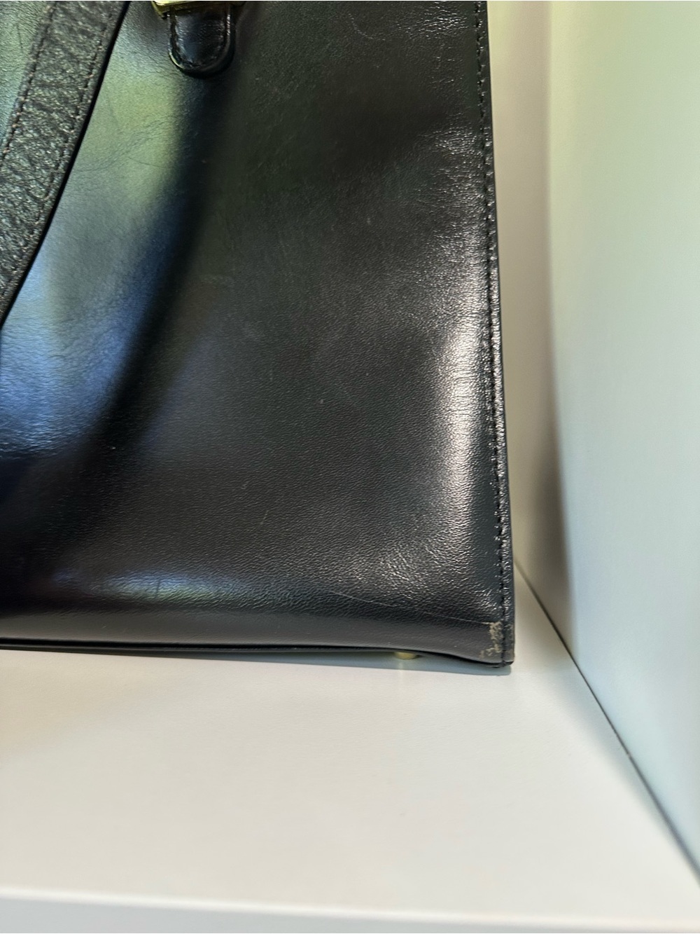 Bally Black Leather Shoulder Bag with Gold Logo Vintage leather made in Italy - Picture 5 of 9